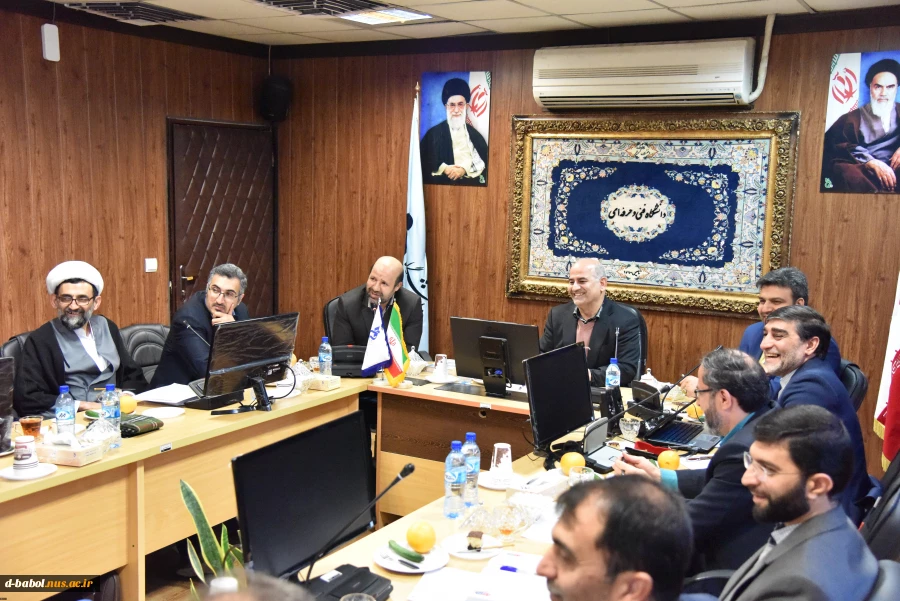 دکتر صالحی عمران در نشست هم اندیشی شورای معاونین سازمان بسیج اساتید کشور مطرح کرد؛
توسعه مهارت آموزی راه برون رفت از چالش های کشور
 4